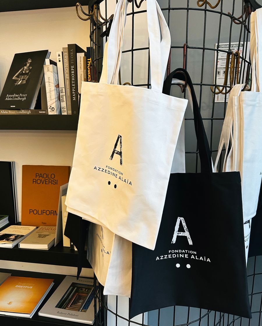 5 Reasons Retailers Are Switching to Cotton Totes